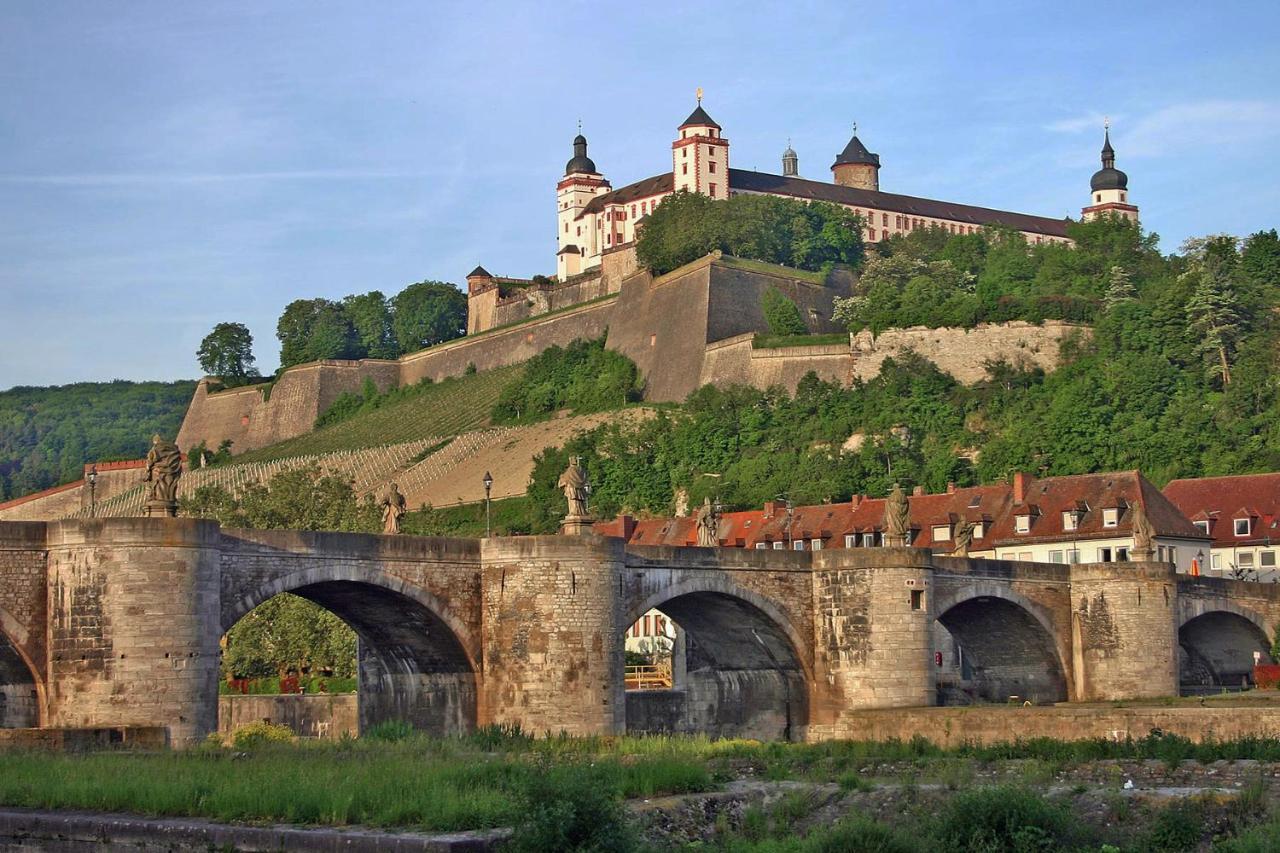 Ferienwohnung Am Wasserschloss 1-3 Ochsenfurt Esterno foto